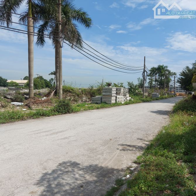 Bán đất dt 9000m² có văn phòng 5000m² vía 20 tỷ có gia lộc - 1