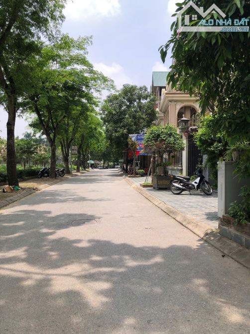 BIỆT THỰ KĐT VĨNH HOÀNG, VIEW MẶT HỒ LỘNG GIÓ, 220M2, MT 12M, 5TẦNG, VỈA HÈ KINH DOANH VIP - 1