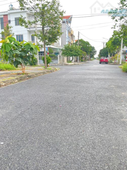 BÁN ĐẤT KHU 379- THỊ TRẤN KIẾN XƯƠNG