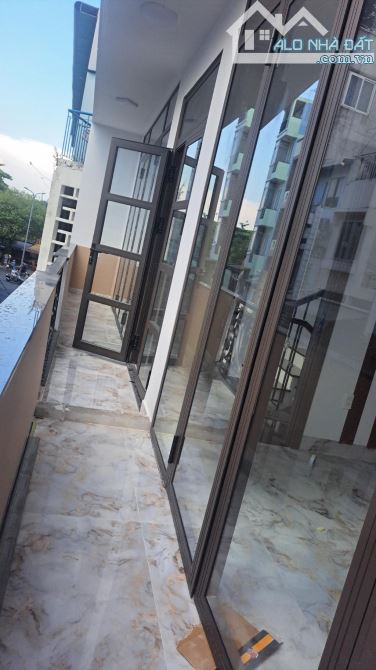 NHÀ BÁN MT 8M– KHU VIP NGAY CHỢ TÂN BÌNH, 6 TẦNG (NGANG 10M X 5,5M) BỀ THẾ. CHỈ 12 TỶY - 1