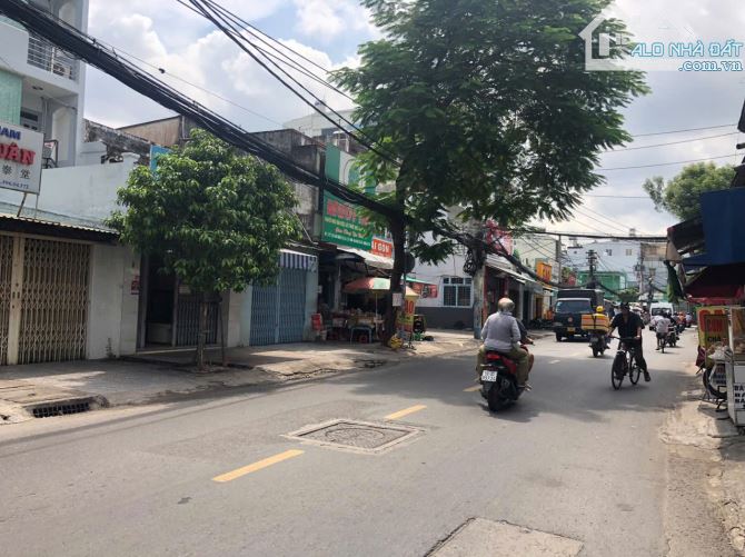 Nhà mặt tiền kinh doanh đa ngành nghề ( chính chủ ) đường Lạc Long Quân, - 1