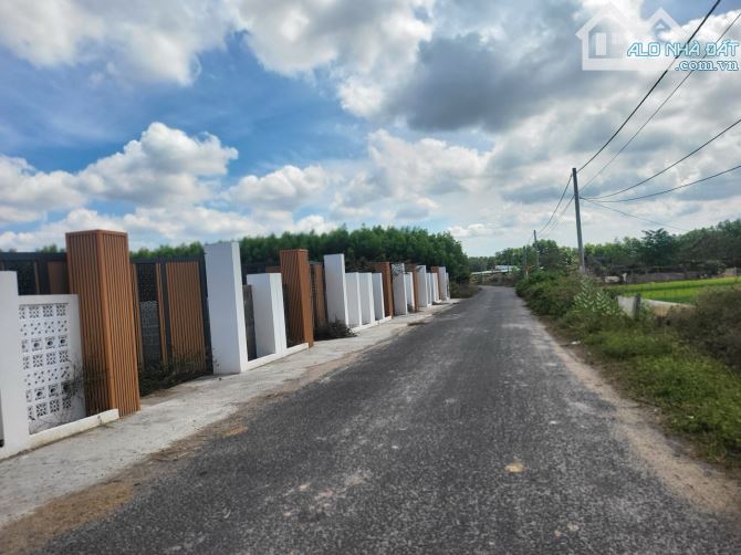 Cần bán 6 lô Long Mỹ gần đường 44B, Bà Rịa - Vũng Tàu , sẵn 80m2 TC 8m mặt tiền đường nhựa - 1