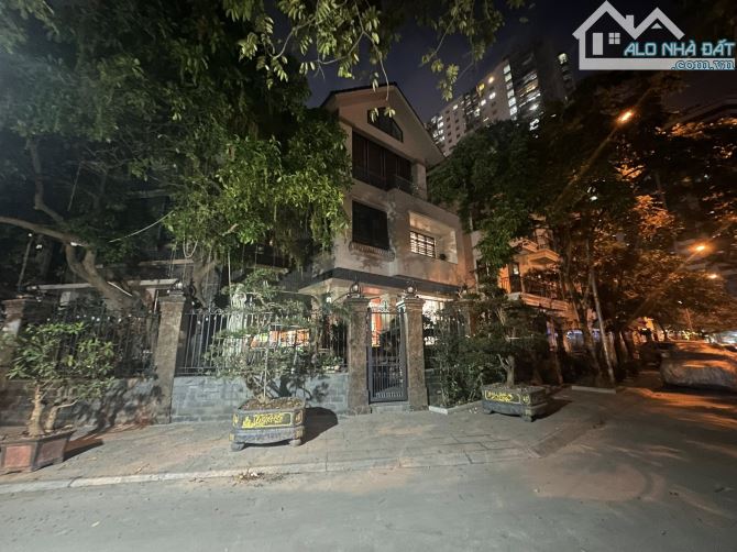 BÁN BIỆT THỰ CAO CẤP KHU NGOẠI GIAO ĐOÀN – XUÂN ĐỈNH – 105M² – 5 TẦNG – GIÁ 25 TỶ - 1