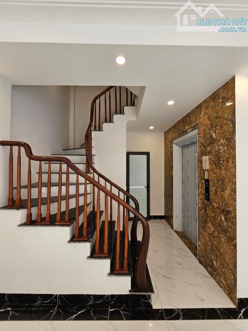 CHỈ NHỈNH 7 TỶ - NHÀ 6 TẦNG THANG MÁY, 43m2 – MỚI TOANH, 3 BƯỚC Ô TÔ TRÁNH, P. GIANG BIÊN - 1