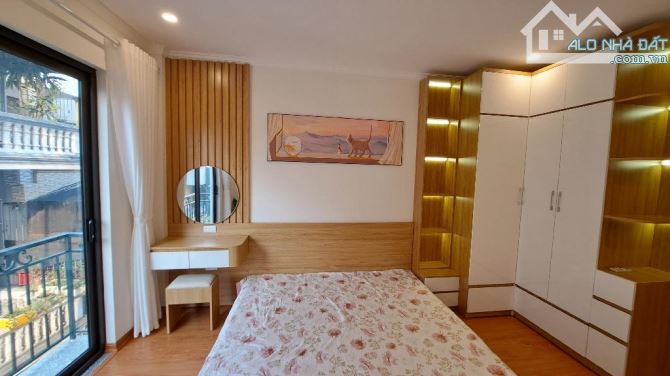Chú e nhờ Bán căn Nhà 5 tầng Giang Biên, ô tô đỗ cổng, 31m, MT 3.6m, nhỉnh 5 tỷ - 1