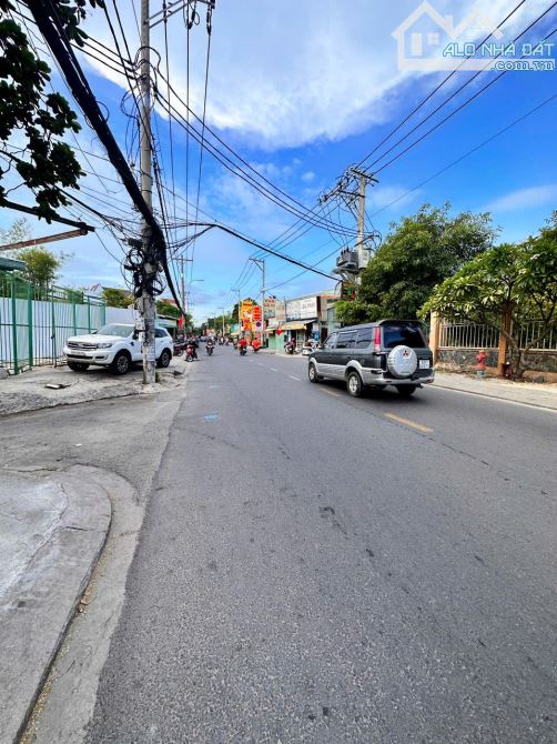 ĐẤT LỚN 5X25M HẺM XE HƠI, GẦN CHỢ SIÊU THỊ TRƯỜNG HỌC, HSXD 5.6 - 1