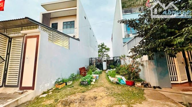 BÁN ĐẤT MẶT ĐƯỜNG  VỊ TRÍ VÀNG KINH DOANH TẠI XÃ XUÂN SƠN THỊ XÃ SƠN TÂY - 1