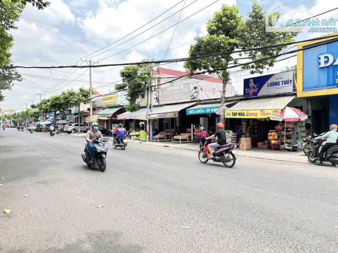Bán nhà 1 lầu 1 trệt sân thượng, ngay chợ 26 Tân Phong - Biên hoà Đồng Nai - 1