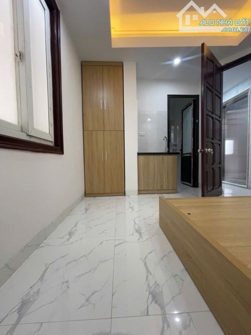 Bán nhà dòng tiền phố Hoàng Cầu, 10 phòng, thang máy, pccc tiêu chuẩn, chỉ 8.8 tỷ - 1