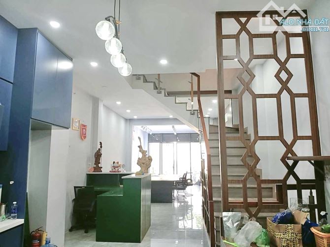 🌴 Ngay Vinhom, sát khu công nghệ cao - nhà 4 tầng 72mv, Hoàn công đủ, có giếng trời, hxh. - 1