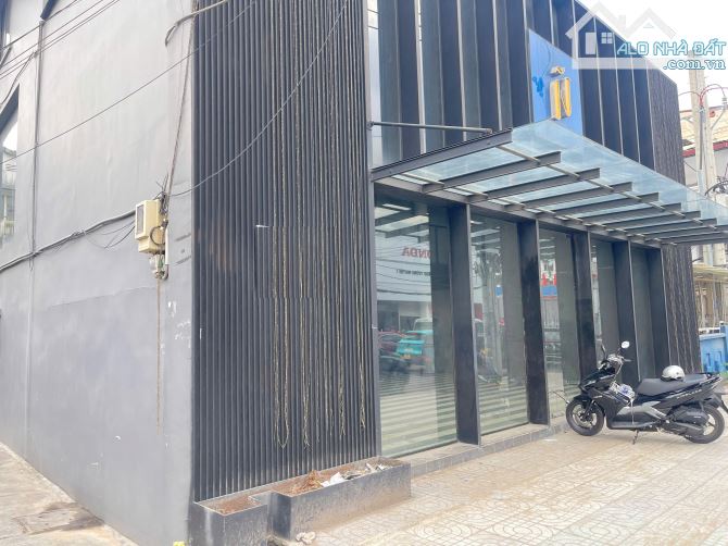 Nhà MT Đinh Bộ Lĩnh 10x10m Trệt.2Lầu.Vỉa hè rộng KD Đa Ngành - 1
