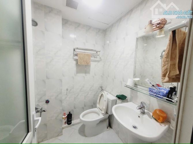 NHÀ ĐẸP TÔN ĐỨC THẮNG-PHÂN LÔ-2 THOÁNG-5T-GIÁ 7,6 TỶ - 1
