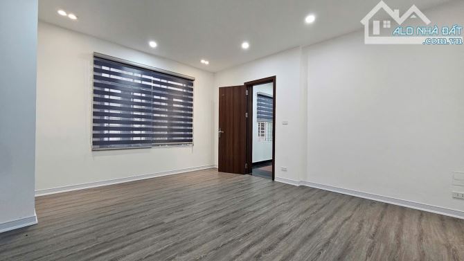 Nhà đẹp ở luôn, 7 phòng ngủ, 20m ra mặt đường Hoàng Hoa Thám, Ba Đình 53m2 giá 11.5 tỷ - 1