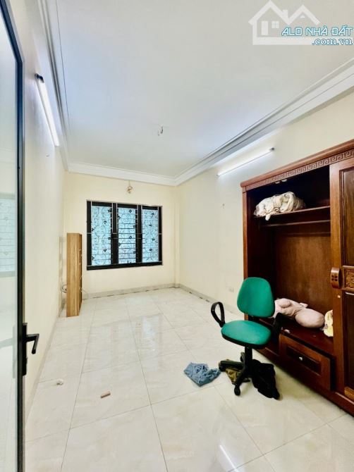 MINH KHAI - Chỉ 8.3 Tỷ – Diện tích rộng 50m² – 3 tầng – Sổ đỏ nở hậu - 1