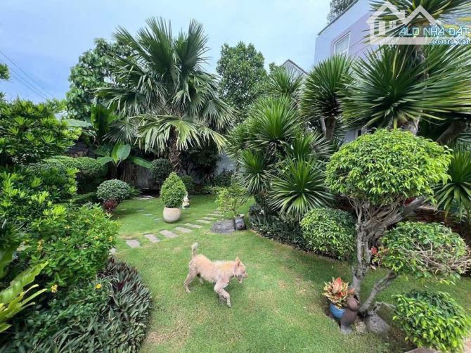 Cho thuê biệt thự sân vườn quận Thủ Đức . HXT đường Quốc Lộ 13, P. Hiệp Bình Phước. - 1