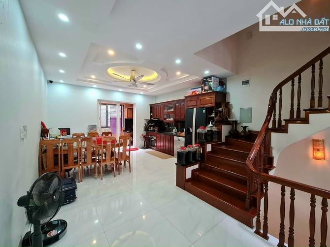 BÁN NHÀ LIỀN KỀ VĂN KHÊ, VỊ TRÍ KINH DOANH, NHÀ ĐẸP, 83M2, GIÁ RẺ CHỈ NHỈNH 17 TỶ. - 1