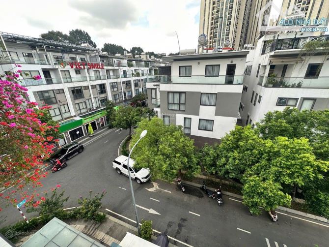 Bán nhà mặt tiền Đường số 7 Khu Hà Đô CENTROSA, P. 12, Quận 10 - Diện tích: 5,5 x 16m. - 1