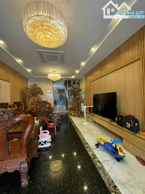 BÁN NHÀ 4TẦNG +1 TUM ( CÓ THANG MÁY) ĐƯỜNG LÝ TRIỆN- GẦN HÀ HUY TẬP - GIÁ 10 TỶ - 1