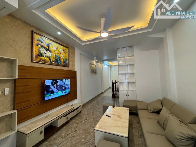 BÁN NHÀ NGỌC THUỴ,HÀNG SÓT LẠI,43M,MT3,6M,5Tầng,4PN,FULL NỘI THẤT XỊN XÒ,Ô TÔ GẦN, AN SINH - 1