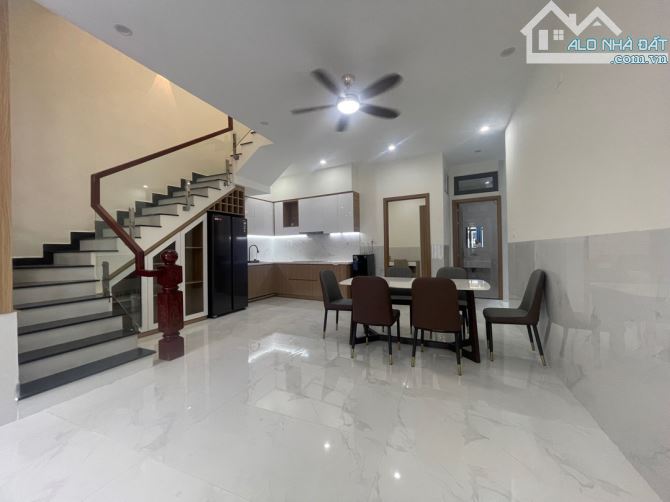 NHÀ 3 TẦNG ĐẸP – FULL NỘI THẤT – DT 82M2 NGANG KHỦNG 6,09M NỞ HẬU 6,56M – CHỈ 4 TỶ X - 1