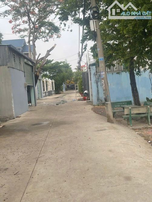 Bán gấp lô đất ngay lê minh nhựt 180m2 giá 2 tỷ 650 - 1