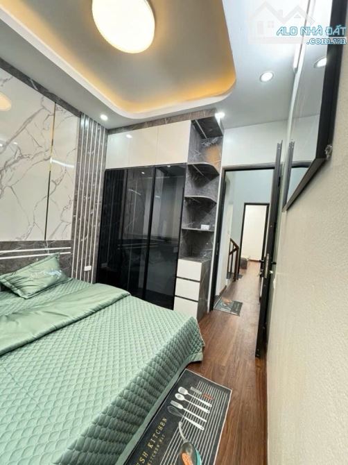Bán nhà Thanh Nhàn, nhà đẹp full nội thất, ngõ ba gác, thông tứ tung, giá loanh quanh 5 tỷ - 1