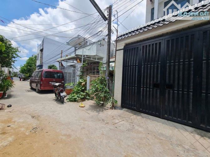 Kẹt tiền ra gấp căn nhà 1 lầu Phía sau An SƯơng,Bà Điểm,Hóc Môn 56m2 790Tr, Đã có Sổ Riêng - 1