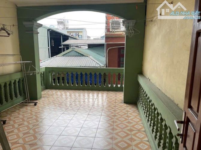 Cho thuê nhà nguyên căn ngõ 198 Dương Văn Bé, 4 tầng x 50m2, 4 ngủ, 13 Triệu - 1