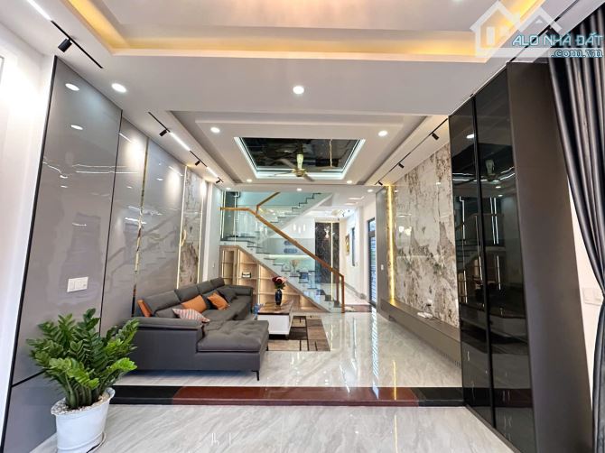 Bán  nhà 1T3L góc 2 MT, ngay KDC Hoàng Minh Chánh P.Hóa An, đường ô tô 8m thông thoáng - 1