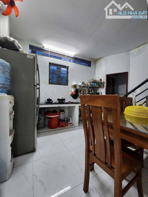 Nhà đẹp 2 tầng BTCT Ni Sư Huỳnh Liên – sổ riêng, nở hậu, gần sân bay - 1