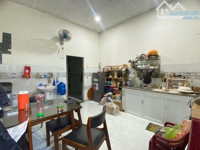 BÁN NHÀ CẤP 4, 104M2, ĐƯỜNG 2 XE HƠI NÉ NHAU KDC ĐINH THUẬN, PHƯỜNG TÂN HIỆP. - 1