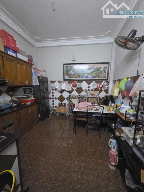 BÁN NHÀ PHỐ CẦU GIẤY 38m2 8.7ty NỞ HẬU - GẦN PHỐ - 3 GÁC VÀO NHÀ - DÂN XÂY CHẮC CHẮN - 1