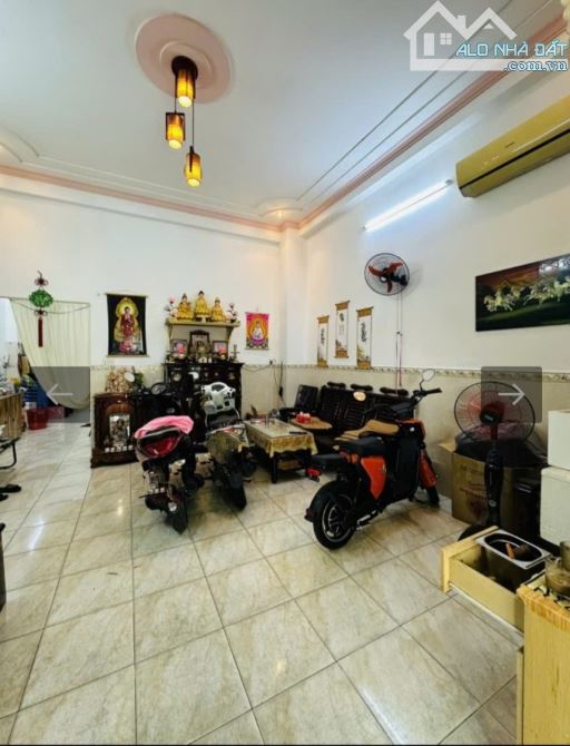 Bán Nhà Khu Đẹp HXH Trường Chinh - Bàu Cát Tân Bình Ngang Hiếm 5,5m 3 Tầng 3PN Chỉ 10,3 Tỷ - 1
