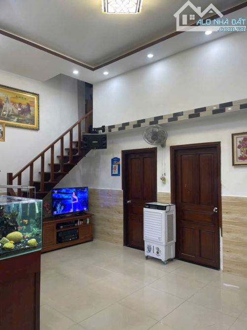 Bán nhà mê lửng đúc kiệt ô tô Đinh Tiên Hoàng, cách đường chính chỉ vài căn nhà - 1