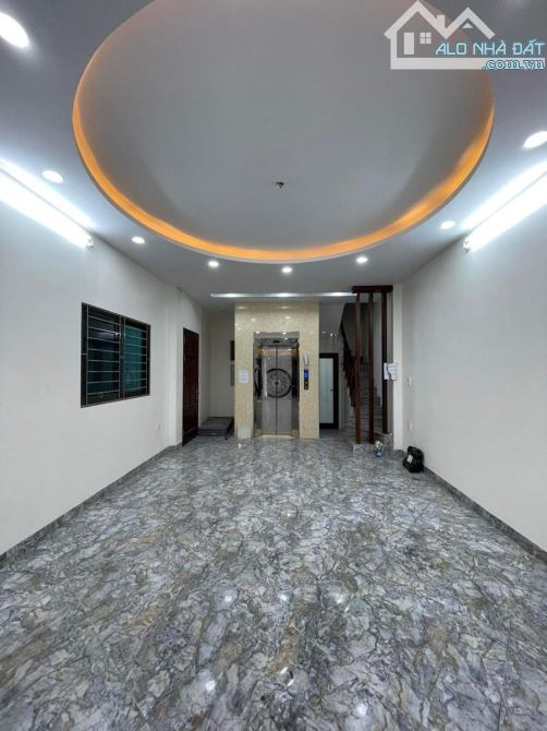 TOÀ NHÀ CHO THUÊ DÒNG TIỀN, LÔ GÓC 2 MẶT THOÁNG, THANG MÁY, NGÕ TRƯỚC NHÀ KINH DOANH, đườn