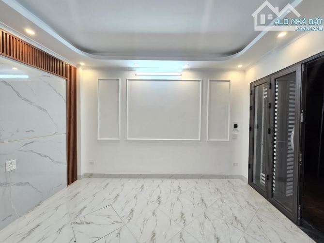 🌟Bán Nhà Đông Thiên, Cạnh Phố, Mới Đẹp, 30m², 5 Tầng, 6.9 tỷ - 1
