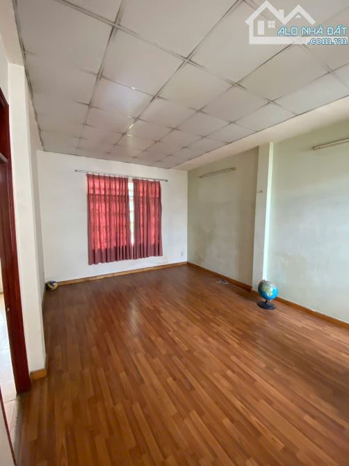 Cho thuê MT Chính chủ 986 Nguyễn Kiệm, P3, Gò Vấp - 7.6x17m, 3 tầng, kế bên Anh Văn VUS - 1