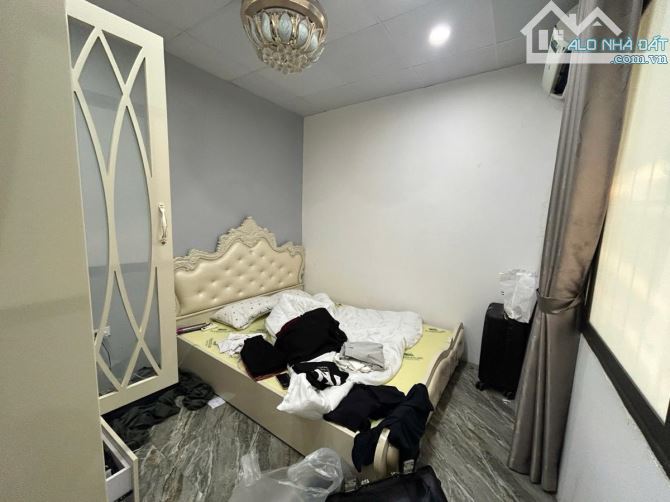 Cần bán căn hộ tập thể tại Nguyên Hồng - Đống Đa - khu vực trung tâm tầng 1 nhỉnh 2 tỷ - 1