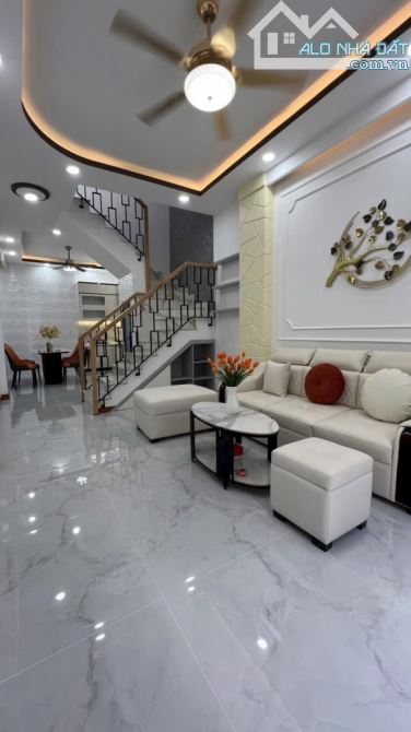 NGÔ GIA TỰ - PHƯỜNG 4- QUẬN 10 - SÁT MT - 37M2 - NHỈNH 8 TỶ - 1