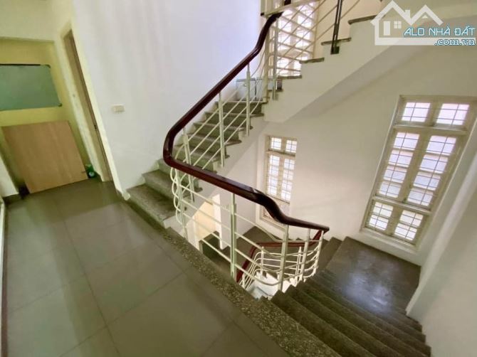 Nhà mặt phố Trần Đại Nghĩa, quận Hai Bà Trưng, 140m2 x 4 tầng, mặt tiền 8,3m, 108 tỷ! - 1