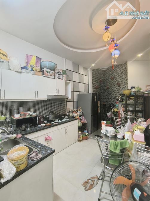 KHU VIP HUỲNH VĂN BÁNH, SÁT MẶT TIỀN 48M2, 4 TẦNG BTCT, 4PN KHÉP KÍN, NHỈNH 7 TỶ, - 1
