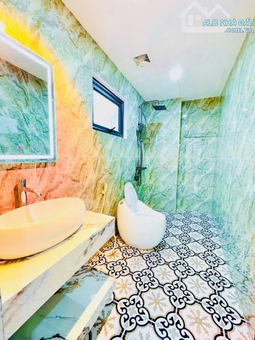 Bán Nhà Dân Xây Nguyễn Văn Cừ 6 Tầng - Thang Máy - Ô Tô Đỗ Ngay Sát - 3 Thoáng - 1