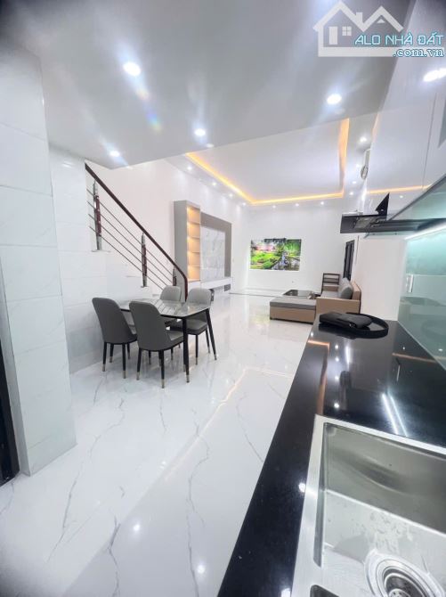 NHÀ ĐỘC LẬP CHỢ CỘT ĐÈN - LÊ CHÂN - 1
