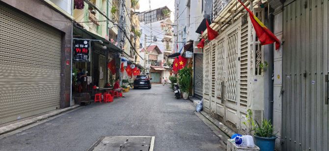 Cần bán nhà đẹp Phú Nhuận, hẻm xe hơi tránh, 3 tầng, lý tưởng để ở lâu dài. - 1