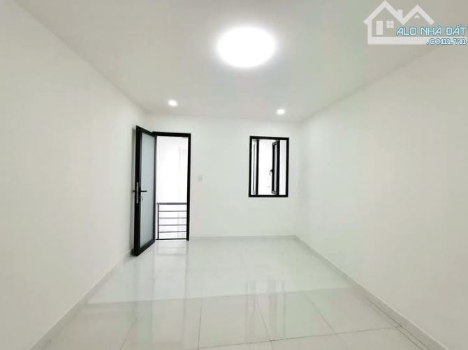 Cơ hội hiếm! Bán nhà Tân Bình chính chủ hẻm thông – Gần chợ, sổ hồng riêng, công chứng nga - 1
