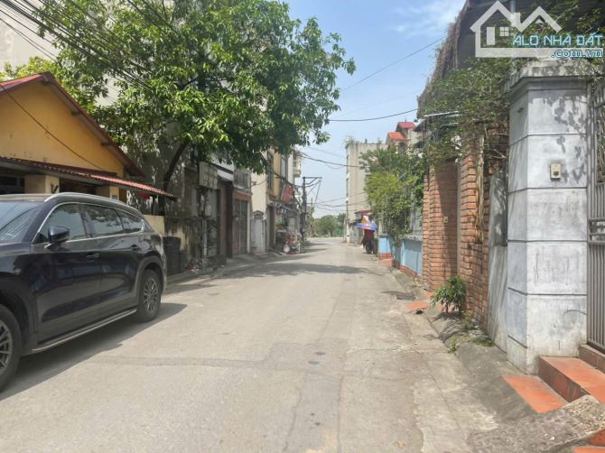 Bán đất căn góc tặng nhà 3 tầng còn mới, đường ô tô tránh tại tổ 12 Thạch Bàn định cư đỉnh - 1