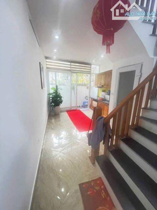 Bán nhà cạnh UBND huyện Thanh Trì, diện tích 36m2, 5 tầng 2 mặt thoáng - 1