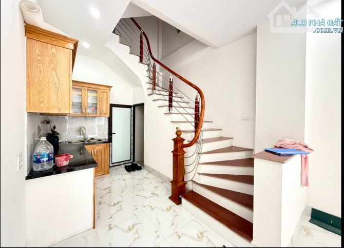 Bán nhà 5 tầng đẹp thơm mùi sơn - 1