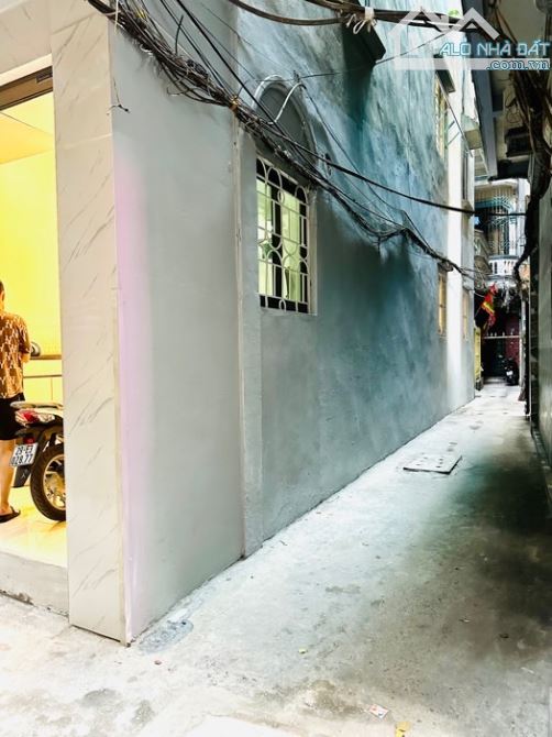 Tôn Thất Tùng, trung tâm, lô góc, gần Đại học Y, 39m2, chào 9 tỷ 6 - 1