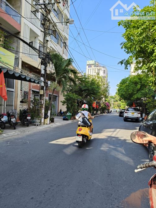 Bán nhà 2 tầng kiên cố đường Trần Văn Dư 92m2 13ty8 cách biển 50m - 1
